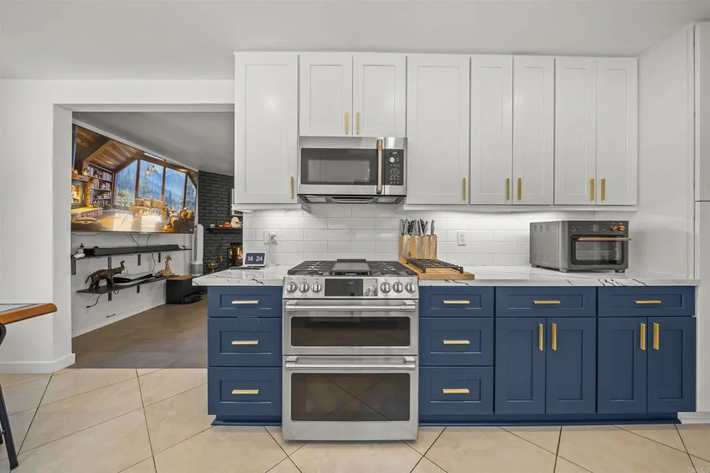 https://cdn.realtyfeed.com/cdn/127/306555940/6def210d6b4cd3c336bc6ef57ab1f8de.webp