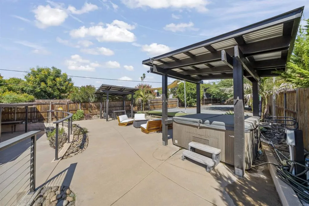 https://cdn.realtyfeed.com/cdn/127/306555940/e1405c2eb9bb0c881f5df07118224fa4.webp