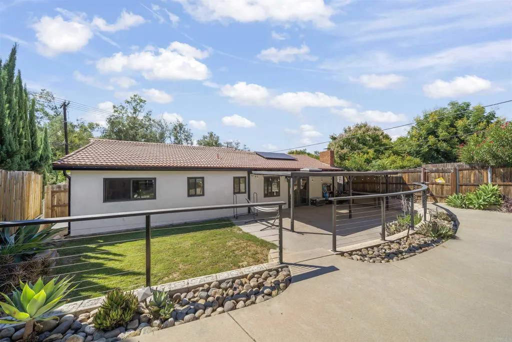 https://cdn.realtyfeed.com/cdn/127/306555940/fd1b36175a2f906f3ebd7b3510423c7b.webp
