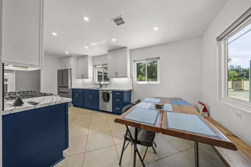https://cdn.realtyfeed.com/cdn/127/306555940/ffbaf38445e7a6c2fb2aed219ccb52a3.webp