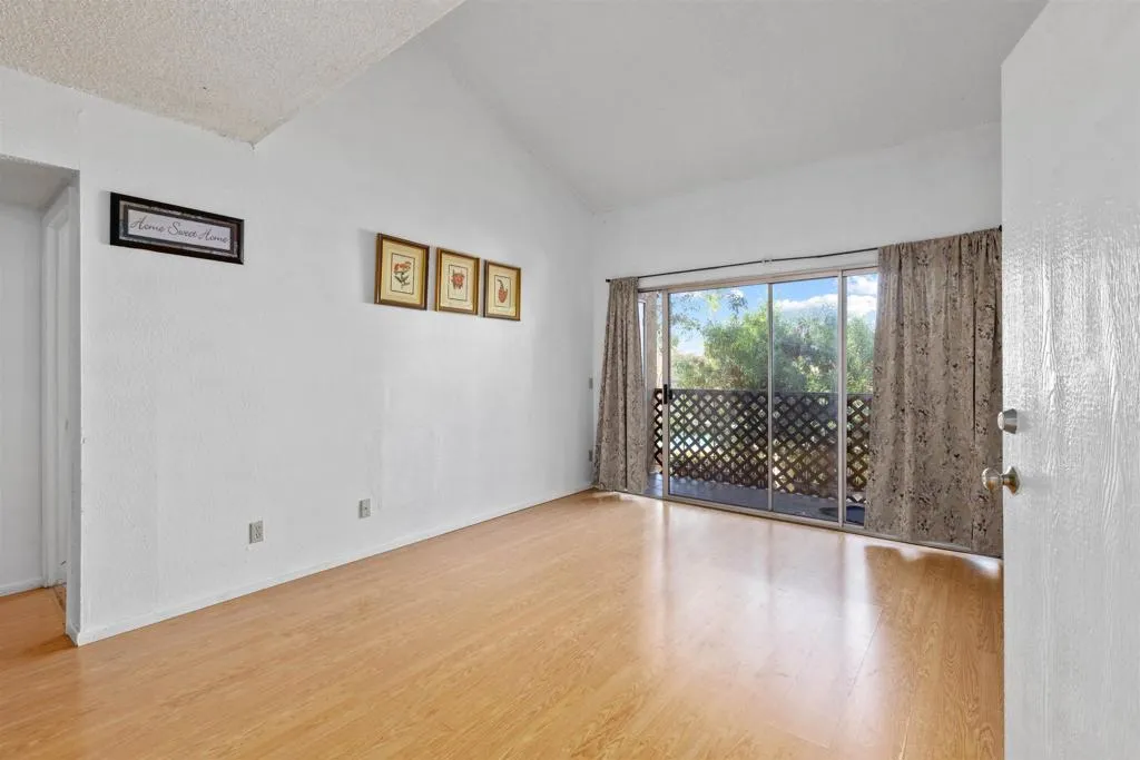 https://cdn.realtyfeed.com/cdn/127/306555963/61e25a71617691cddaaceab0c12a510c.webp