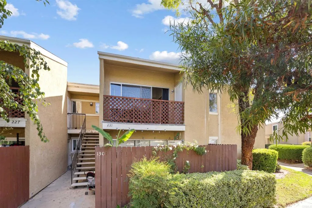 https://cdn.realtyfeed.com/cdn/127/306555963/9f244dd7e2f8c440d3f0b5c74034a408.webp