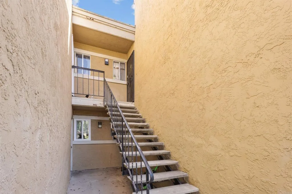 https://cdn.realtyfeed.com/cdn/127/306555963/b3fa7047b53a763c3a1d73383b92ca37.webp