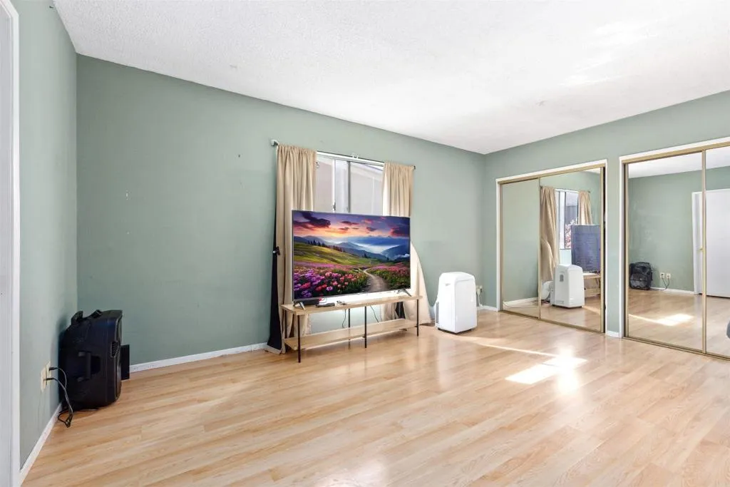 https://cdn.realtyfeed.com/cdn/127/306555963/bf707e1ba2b566bc712ab973f2cd211c.webp
