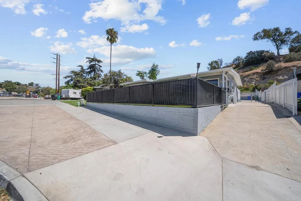 https://cdn.realtyfeed.com/cdn/127/306556020/b1626cc5a9c809d8a063eb64ce4b465e.webp