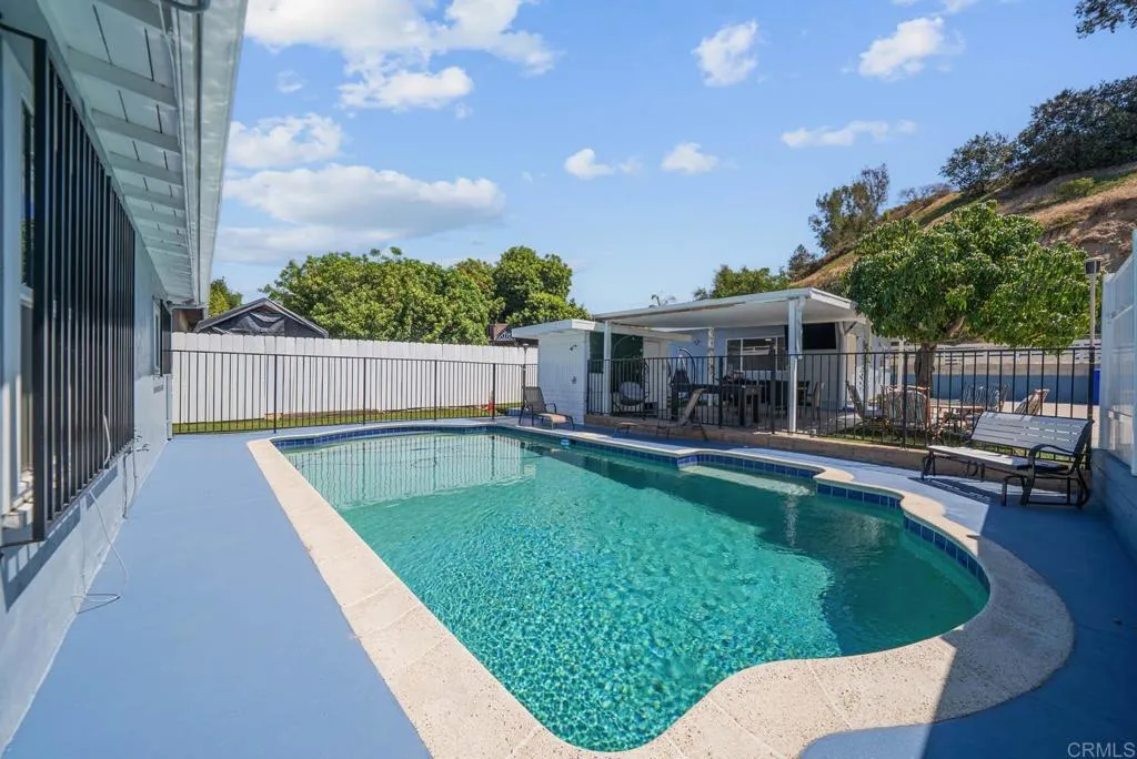 https://cdn.realtyfeed.com/cdn/127/306556020/e678d01e82da05967f157709d37ce5ed.webp