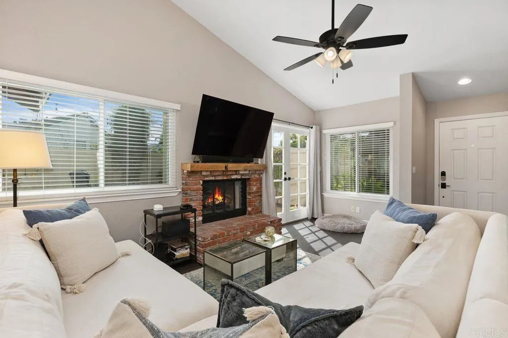 https://cdn.realtyfeed.com/cdn/127/306556025/18c91712bcae14e090028d2e896b4163.webp