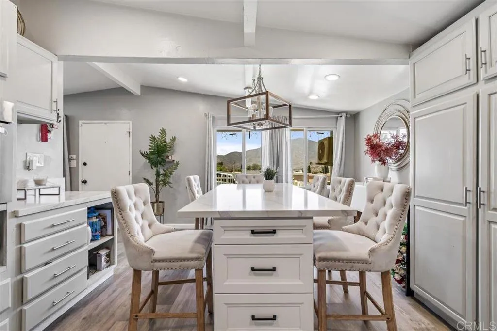 https://cdn.realtyfeed.com/cdn/127/306556108/c1f3925dc381fcbb0fb4e884c6a9c6ad.webp