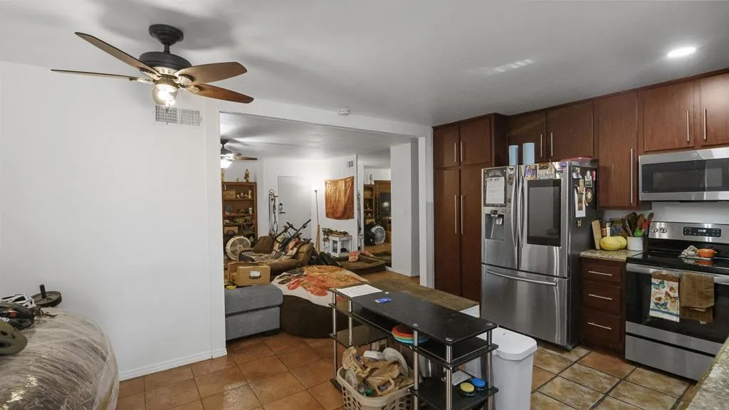 https://cdn.realtyfeed.com/cdn/127/306556144/eaf64d6688d9ea1a8f1b86eb42e76aae.webp