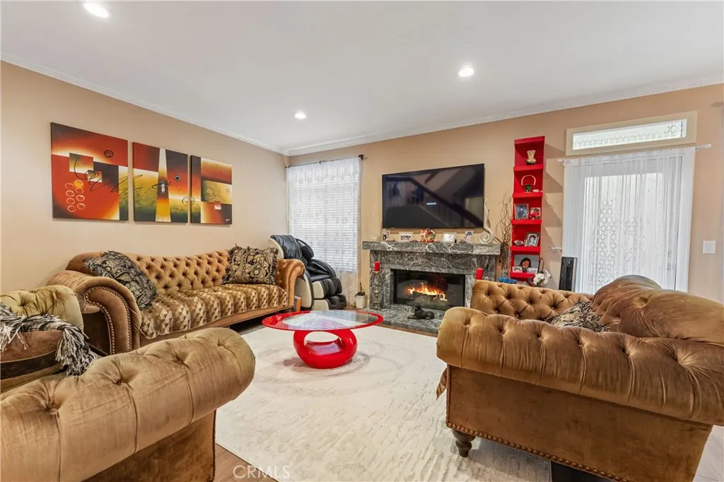 Photo #3: SR25229246 Listing 