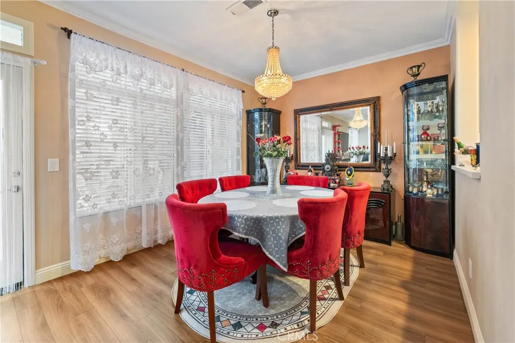 Photo #6: SR25229246 Listing 