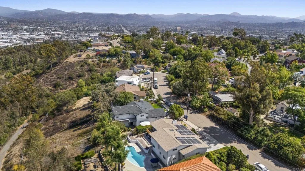 https://cdn.realtyfeed.com/cdn/127/306556218/005914bc46645ed6dce0c0e5f0a7e1c1.webp