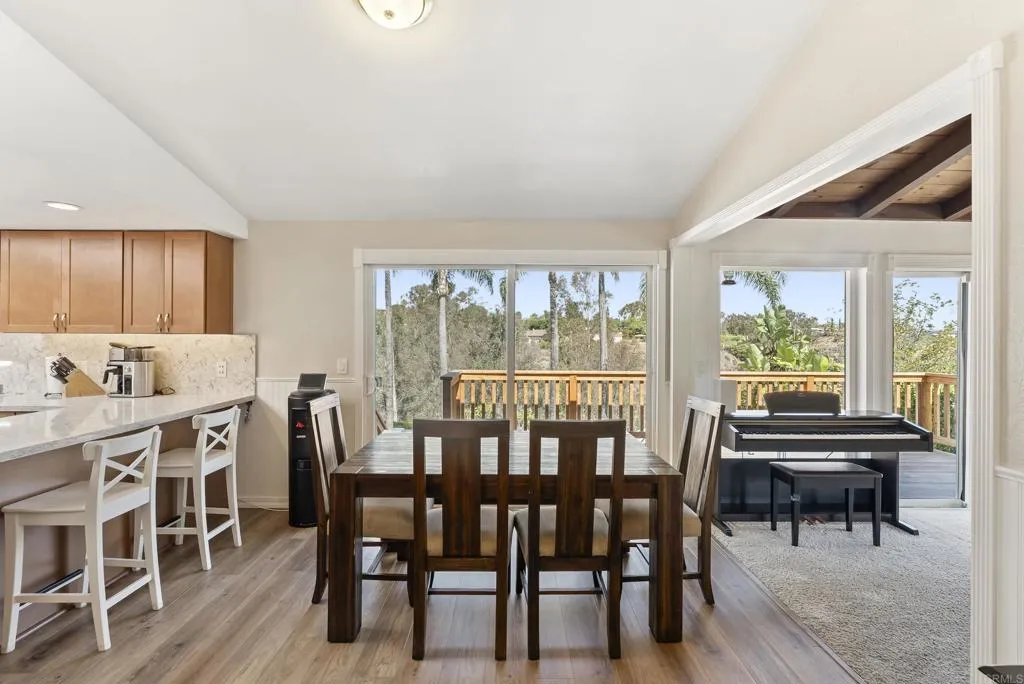 https://cdn.realtyfeed.com/cdn/127/306556218/14f1f400a34f0627253051f692448bd7.webp