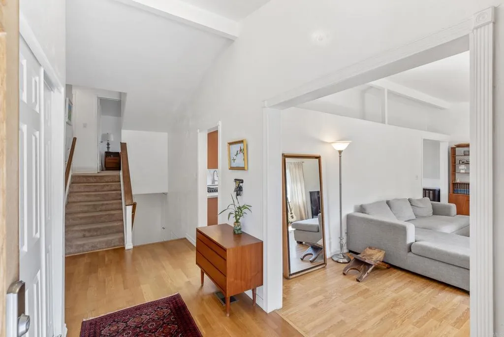 https://cdn.realtyfeed.com/cdn/127/306556218/421e1beef906f6f3b71ba321520a5416.webp