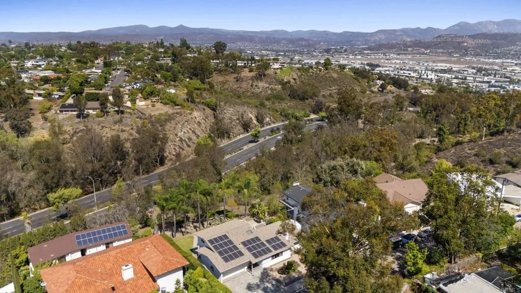 https://cdn.realtyfeed.com/cdn/127/306556218/8ee1b3543355747de9e938d91bf1f4e7.webp