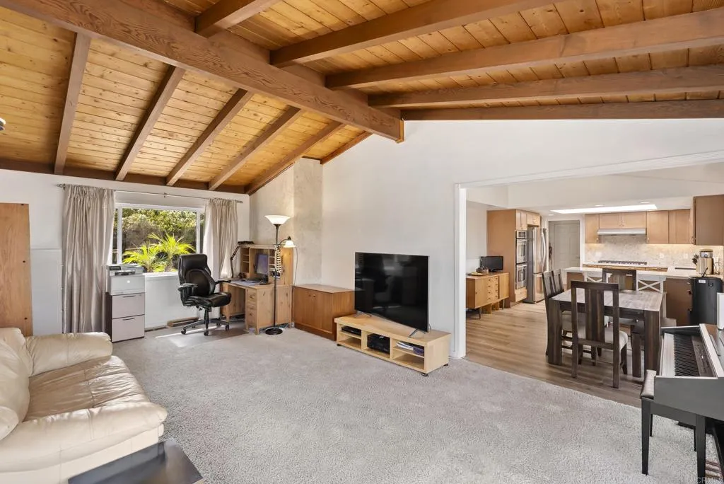 https://cdn.realtyfeed.com/cdn/127/306556218/a8060cad6f86a6346a45707b7f2115e4.webp