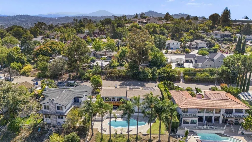 https://cdn.realtyfeed.com/cdn/127/306556218/d15bcbc80ac679ad63f072a7f256a106.webp
