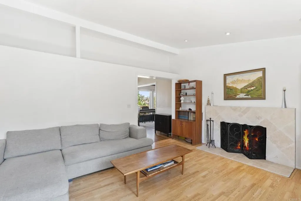 https://cdn.realtyfeed.com/cdn/127/306556218/f2876be0a575aae5a0f4805b16e7abae.webp