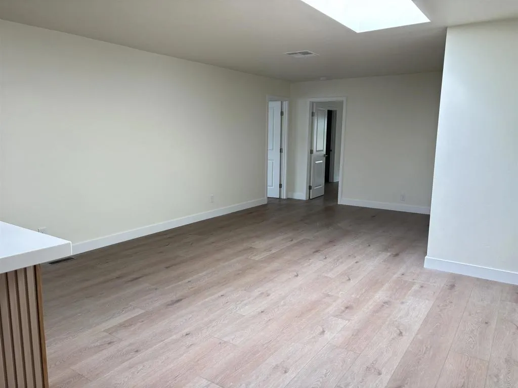 https://cdn.realtyfeed.com/cdn/127/306556281/e65a0cabc65461d8044f88832d988cde.webp