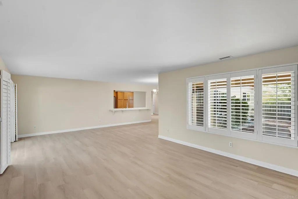 https://cdn.realtyfeed.com/cdn/127/306556299/3e45a5bb2468d462f9ff37dc498ec44f.webp
