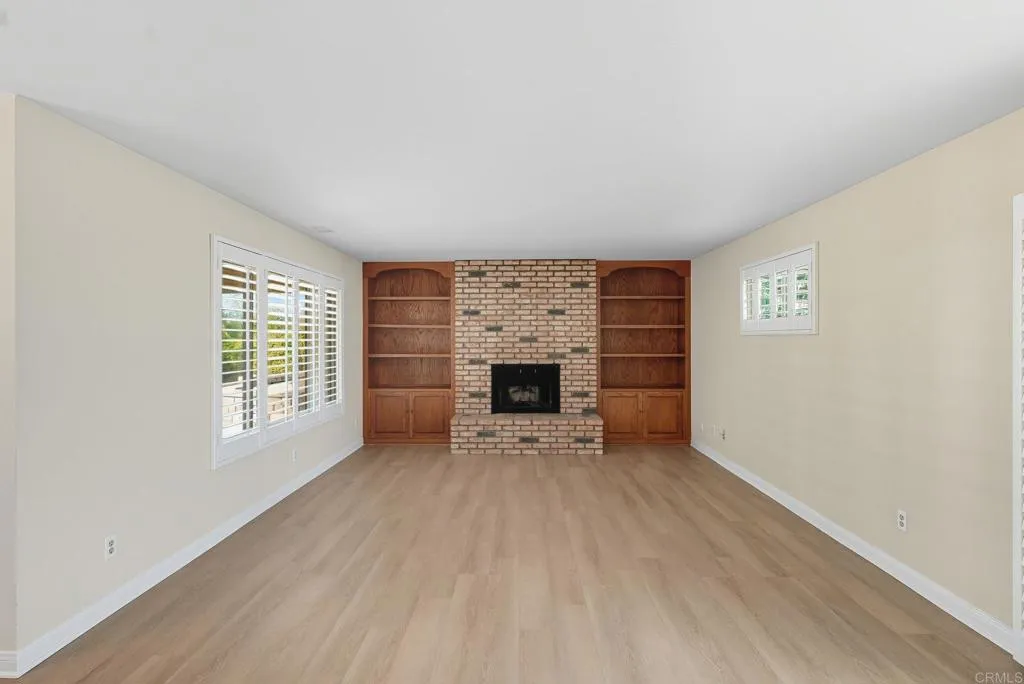 https://cdn.realtyfeed.com/cdn/127/306556299/de6a2fbd1f682a57a5742a449caeedd5.webp