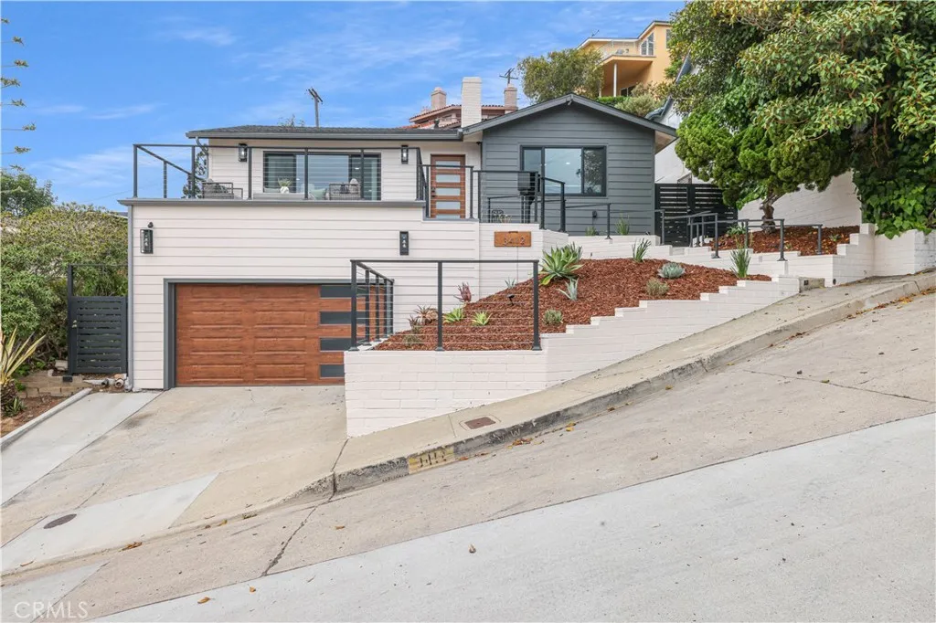 https://cdn.realtyfeed.com/cdn/127/306556306/cb0f73d22fc442fa62c239eb7993c4ba.webp