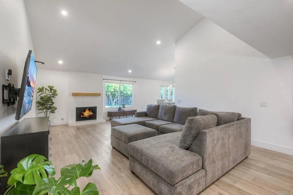 https://cdn.realtyfeed.com/cdn/127/306556316/2fa91fb2e208bc8b2d3436c5818fd76d.webp