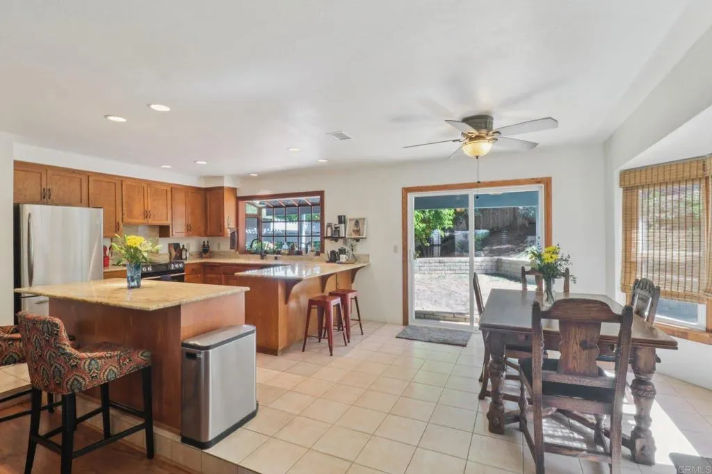 https://cdn.realtyfeed.com/cdn/127/306556390/2ad7e817af3ea9e0a13cccdbfd657e14.webp