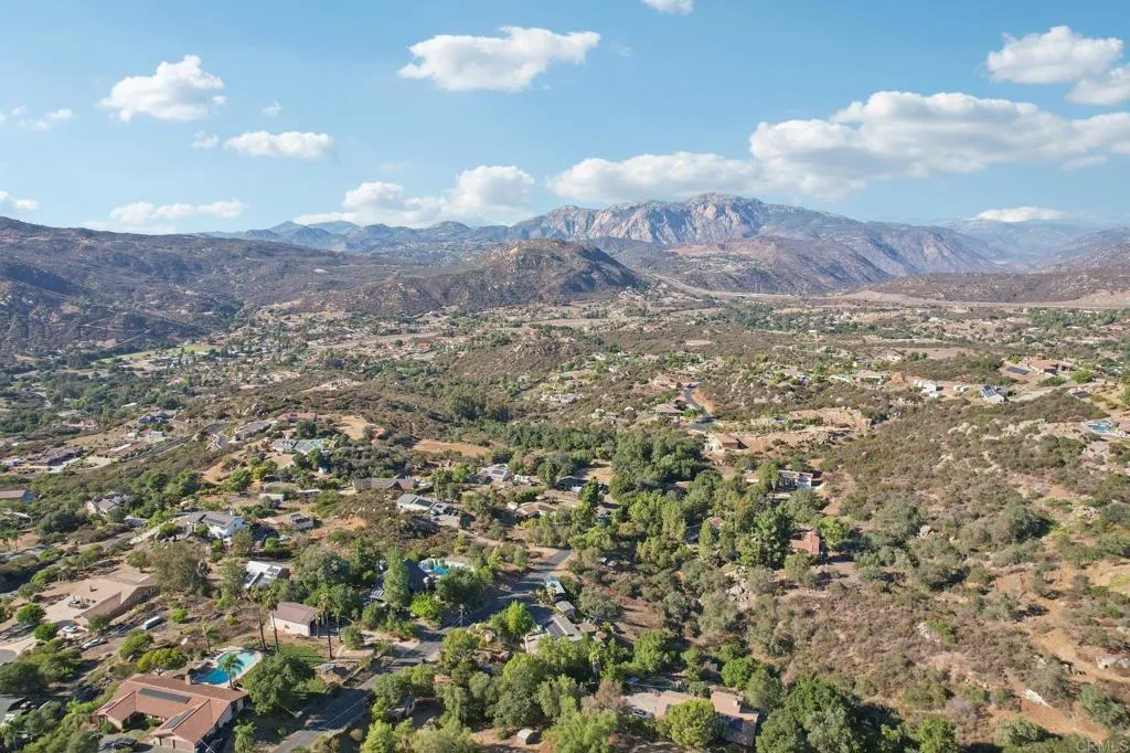 https://cdn.realtyfeed.com/cdn/127/306556390/6e6376ca4a3e052c26f6621eaf82633e.webp