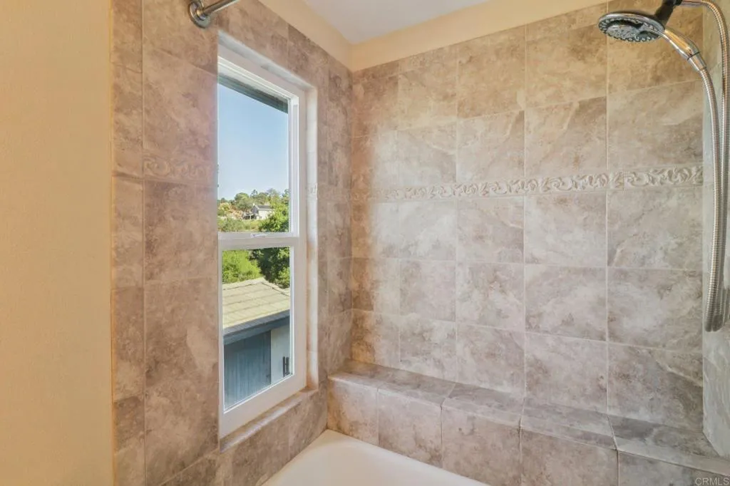 https://cdn.realtyfeed.com/cdn/127/306556390/8e03fd7cadf1f975f705a6d61b44b81d.webp