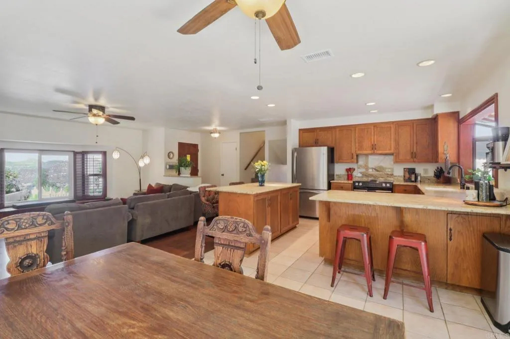 https://cdn.realtyfeed.com/cdn/127/306556390/dbd8d1359e183322fcc51929fcd61a03.webp