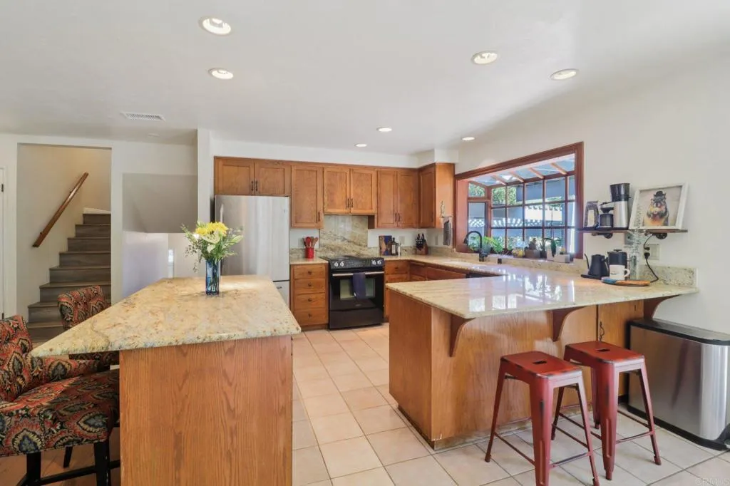 https://cdn.realtyfeed.com/cdn/127/306556390/f7403e072bd66b608cdd158b459e4f3d.webp