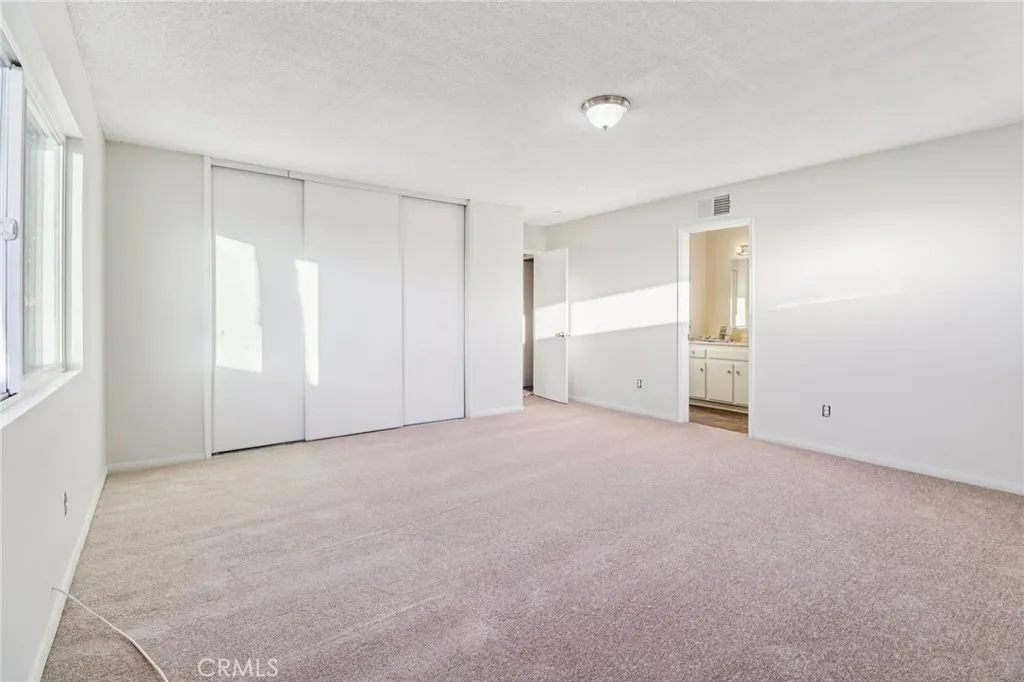 https://cdn.realtyfeed.com/cdn/127/306556487/24b85ab3dc0ab0a3eb17eca36f6fdfd4.webp