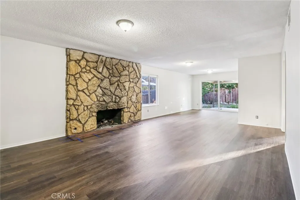 https://cdn.realtyfeed.com/cdn/127/306556487/83a85a2f069cd60fa5364984726c3d34.webp