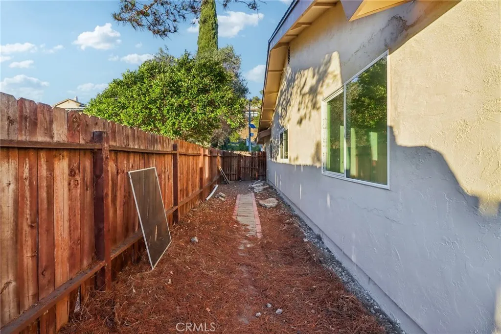 https://cdn.realtyfeed.com/cdn/127/306556487/ba38a5b3f0ce81eb9c0929cc5cc07ffc.webp
