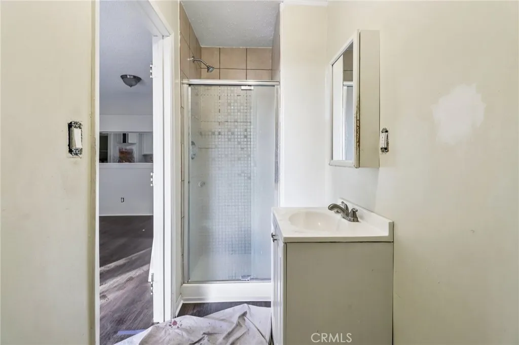 https://cdn.realtyfeed.com/cdn/127/306556487/cd835cd5b5c44a6245f77b51856c79c7.webp