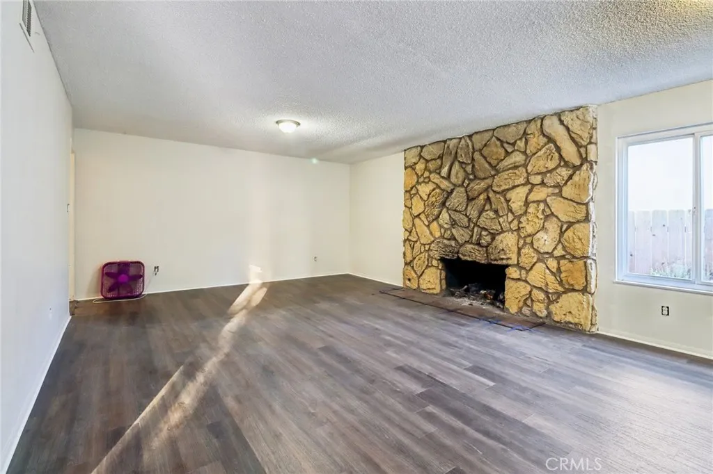 https://cdn.realtyfeed.com/cdn/127/306556487/d5805b10e8fec5947a8a8514ca13f331.webp
