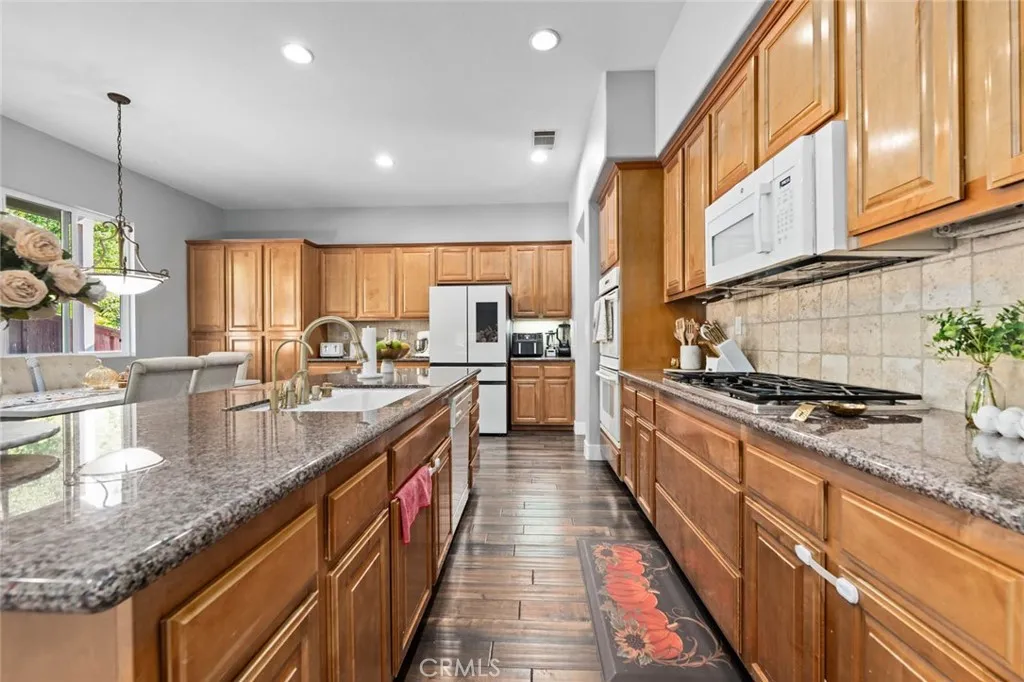https://cdn.realtyfeed.com/cdn/127/306556493/b2d0b7a9cdfb16a7724e9a01d65f2acf.webp