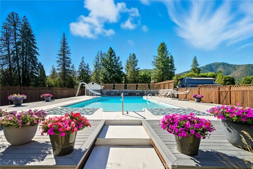 1121 Oak Valley Drive, Yreka, CA 96097 - Photo 2 of 67, Yreka, CA