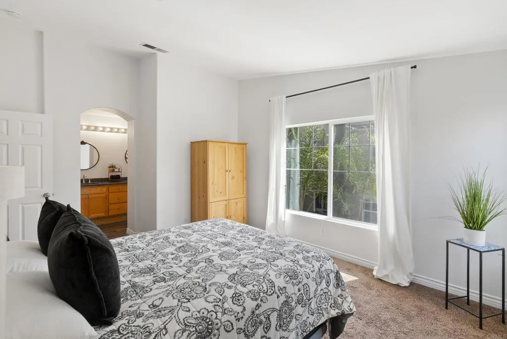 https://cdn.realtyfeed.com/cdn/127/306556539/04bec8655d97800b8e8ea4da1a9414c0.webp