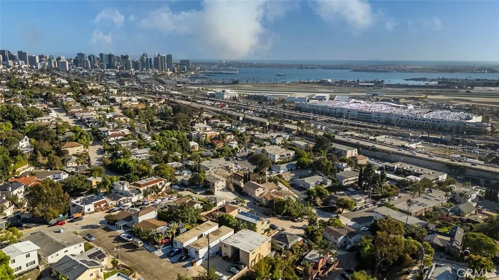 https://cdn.realtyfeed.com/cdn/127/306556586/3beeaa8b8181fda5dbd32efb578917d9.webp