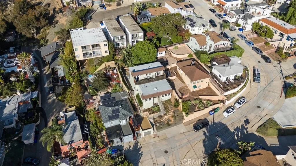 https://cdn.realtyfeed.com/cdn/127/306556586/4dba694de06b0b32c3ac876e9dddc938.webp