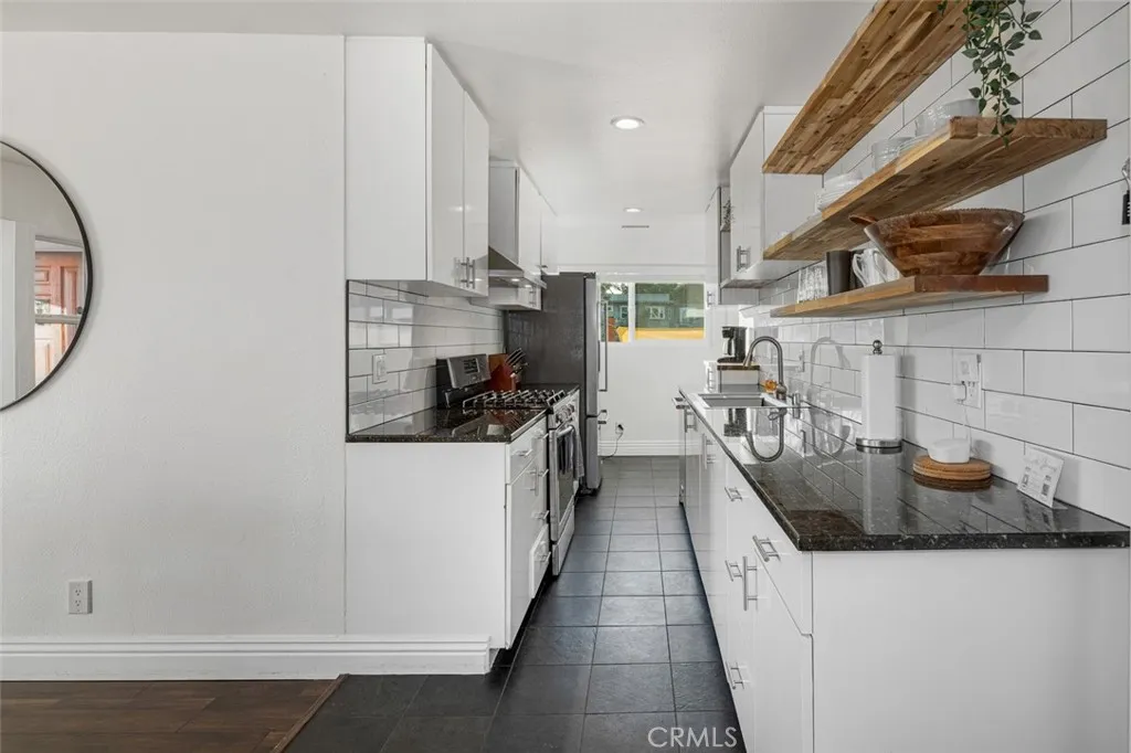 https://cdn.realtyfeed.com/cdn/127/306556586/b18353698ebe0a7acd3a0af02417f33b.webp
