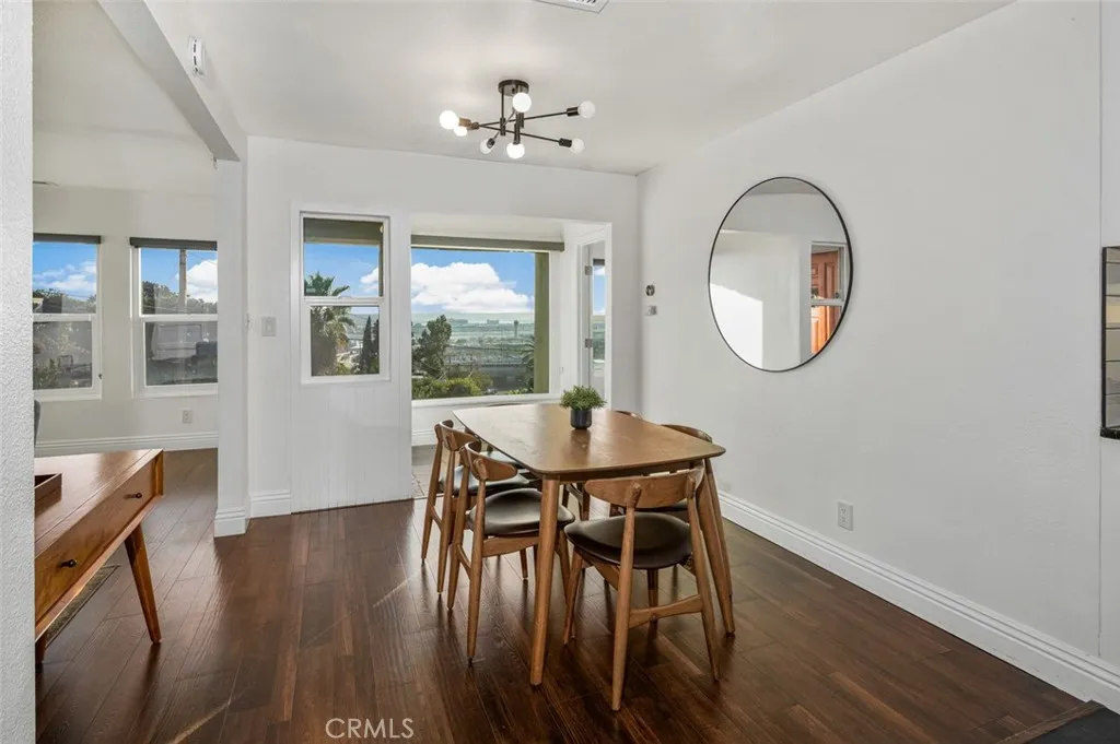https://cdn.realtyfeed.com/cdn/127/306556586/db44cd7d21e6793bd7b70a20b81abc6e.webp