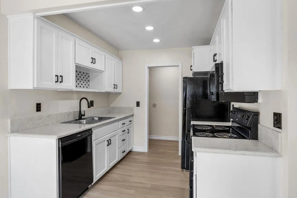 https://cdn.realtyfeed.com/cdn/127/306556600/09e774bc7f75207a94485a47a5377253.webp