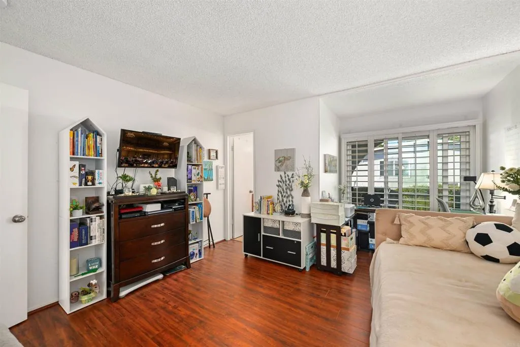 https://cdn.realtyfeed.com/cdn/127/306556611/8206d51d8b6152dd6af0d0091b34dea6.webp