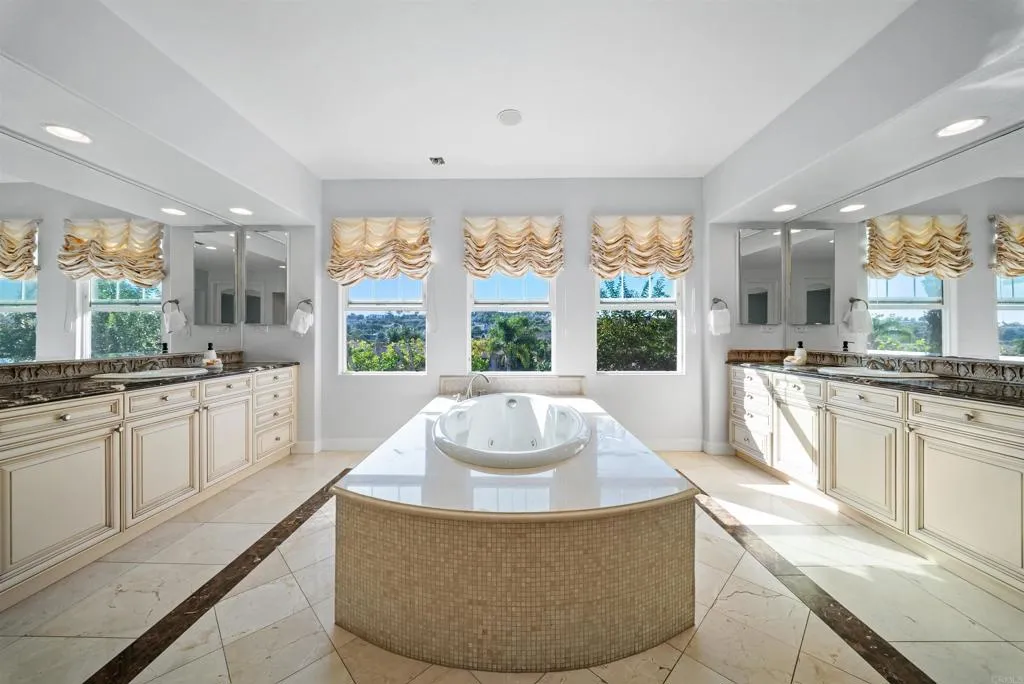 https://cdn.realtyfeed.com/cdn/127/306556694/0c96e67f3b23e94382dfd7760f881f5f.webp