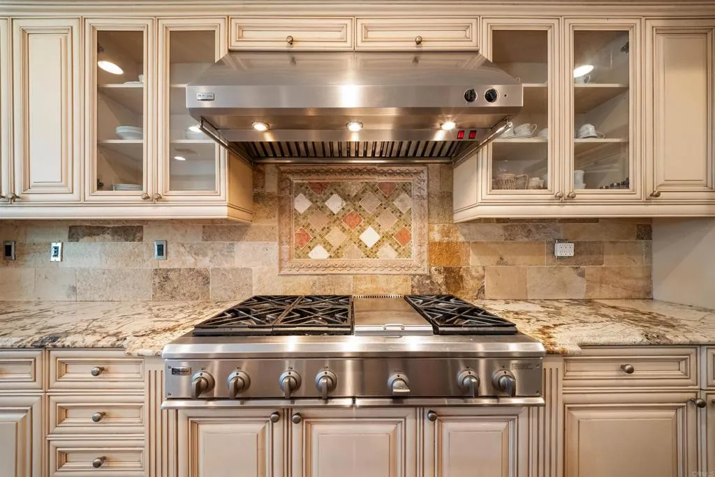 https://cdn.realtyfeed.com/cdn/127/306556694/75cc8264d7b9028e2a09d5c541fbc821.webp
