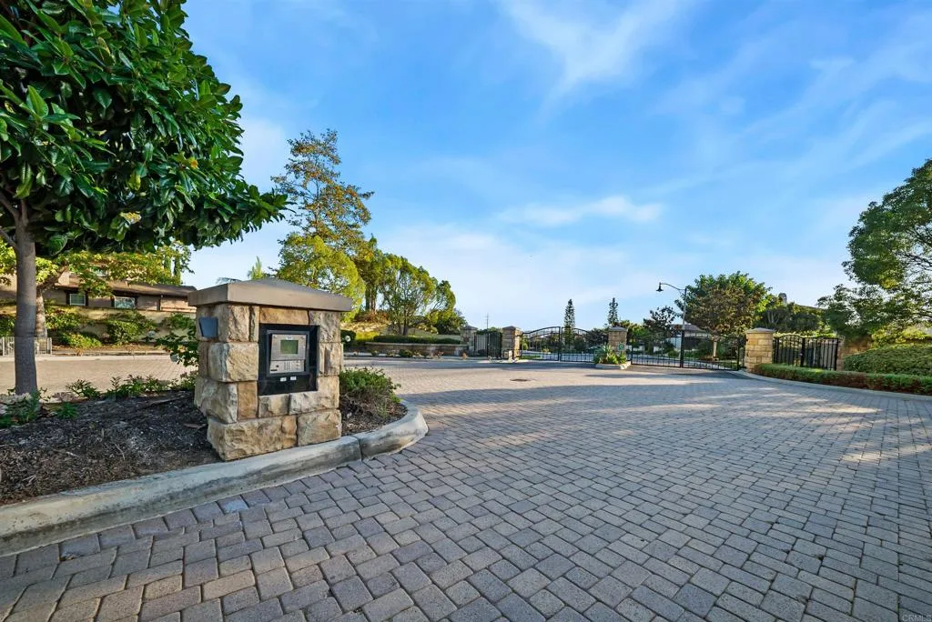 https://cdn.realtyfeed.com/cdn/127/306556694/a071e9df7c45ddc2a9cf76bcc9f82566.webp