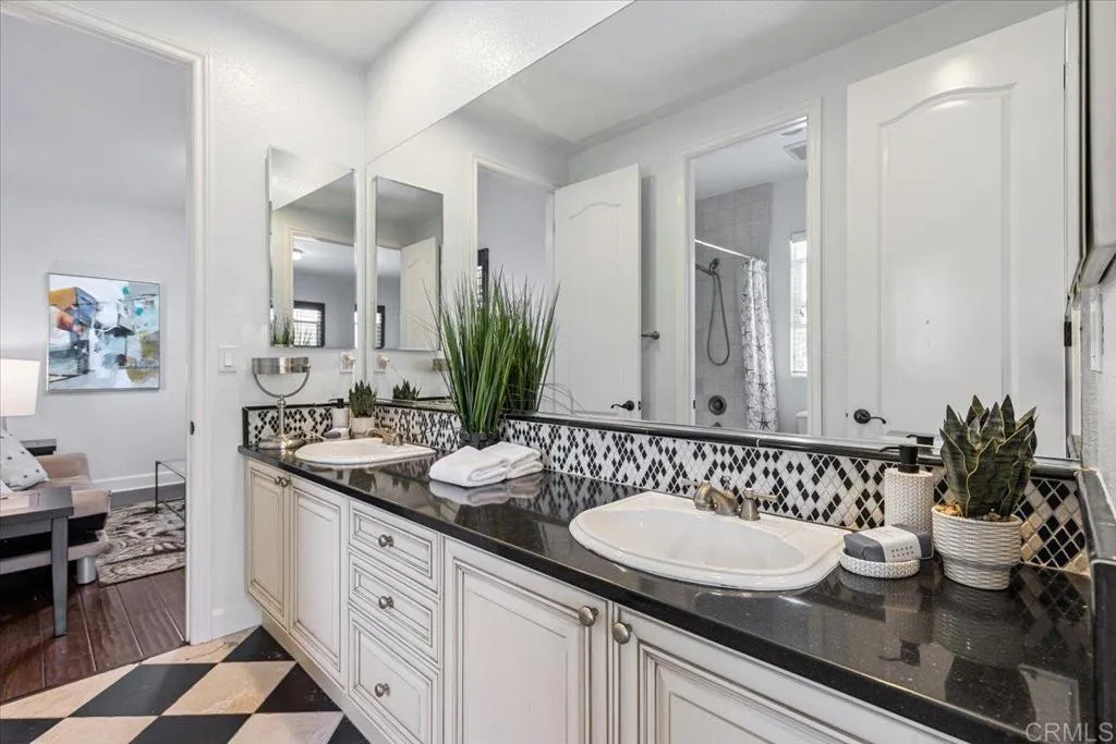 https://cdn.realtyfeed.com/cdn/127/306556694/abdbaa0bfe0b9efa53e93c2ed9064b63.webp